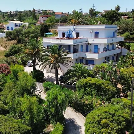 Le Palme Vacanze Trappeto (Sicily)