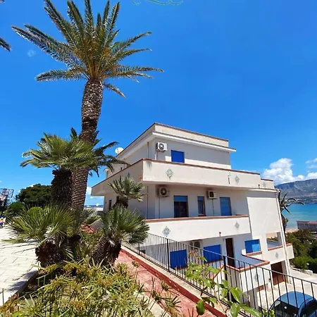 Le Palme Vacanze * Trappeto (Sicily)